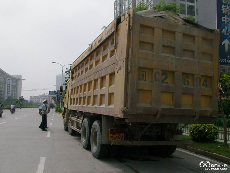 商用車 渣土車